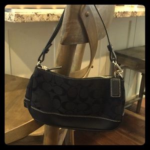 Classic c’s Coach small black shoulder bag